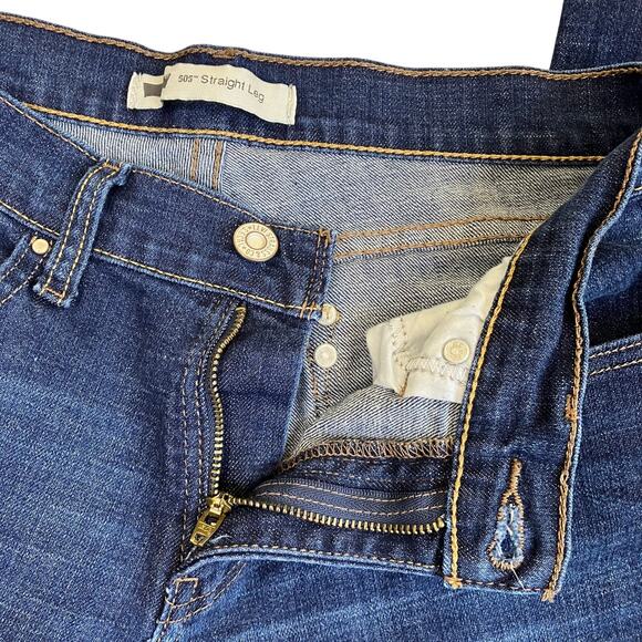 Levi’s Wmns Sz 28x32 505 Straight Leg Dark Wash Jeans w Faux-Flap Pockets Casual - Picture 9 of 16